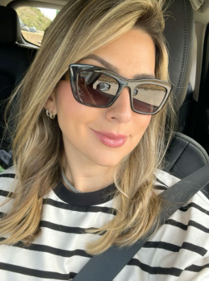 <em>Ana L.</em>